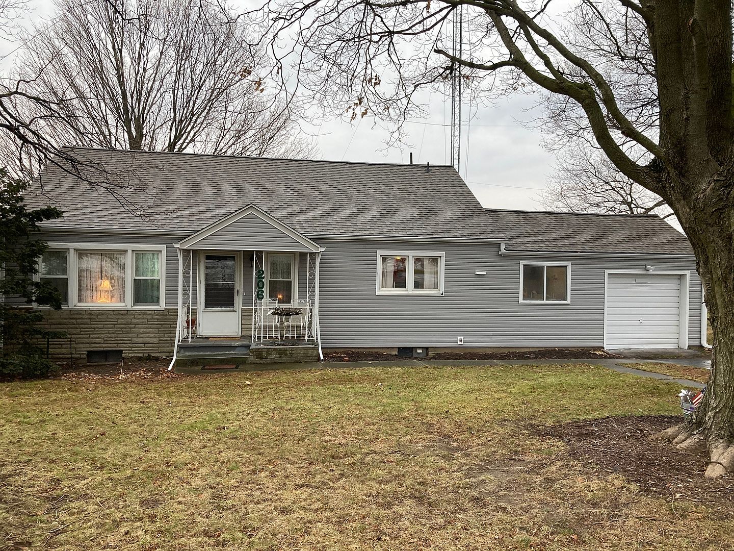 206 E Park St, Danvers, IL 61732 Zillow