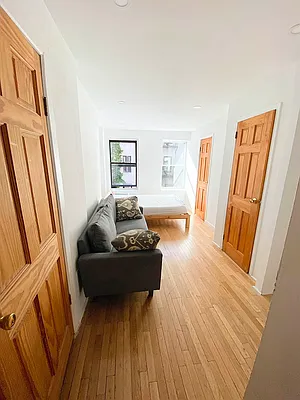 Rented by Bond New York | media 17