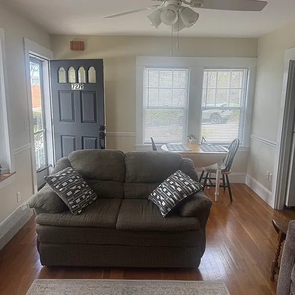 727 Main St #1 — Photo 1