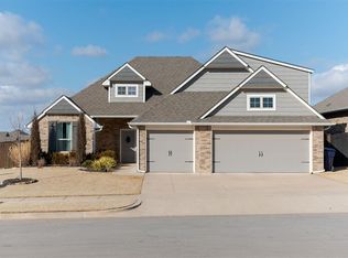 9233 NW 90th St, Yukon, OK 73099