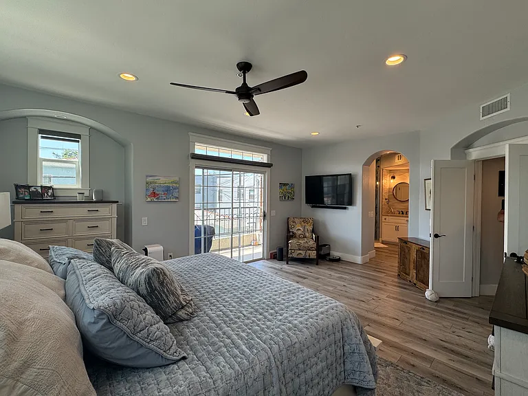 344 Orange Ave #204 — Photo 18