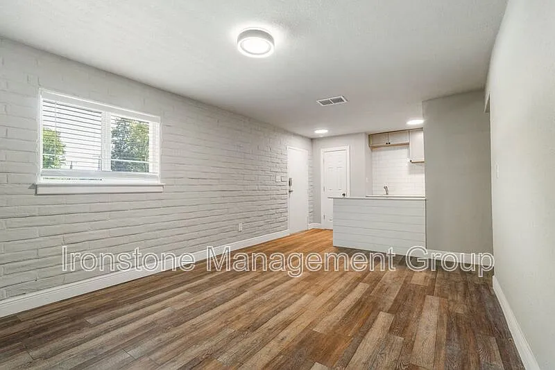1 bed, 1.0 bath, 600 sqft, $995 — Photo 1
