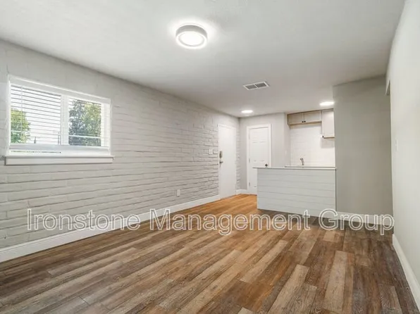 2618 E 8th St, Tulsa, OK