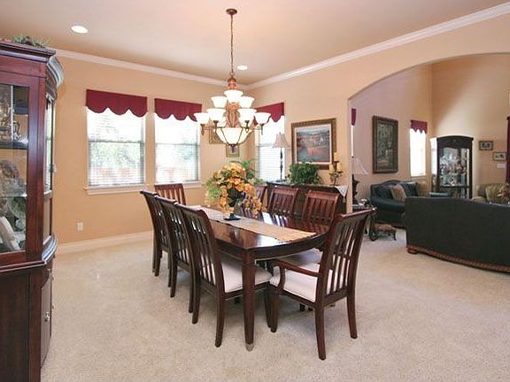 3rd image of 24919 Estancia Cir
