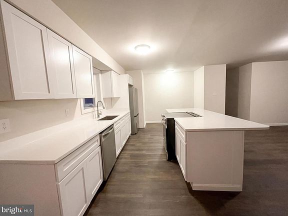2nd image of 1418 8th St