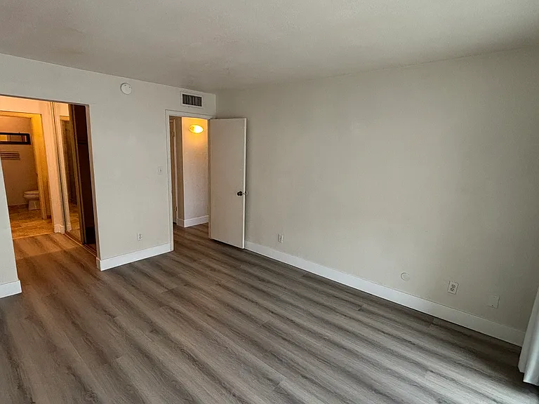 7206 N Via De Paesia — Photo 11