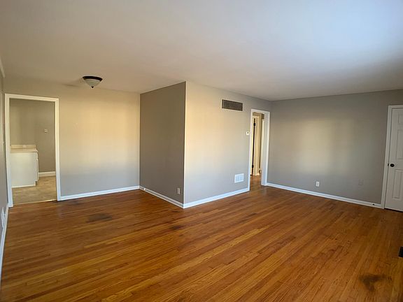 5th image of 1003 NE 67th Pl