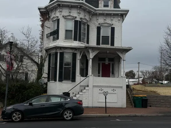 145 W Main St, Waynesboro, PA 17268