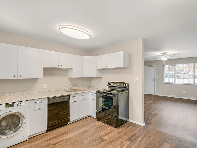 Bella Vista Apartments — Photo 2