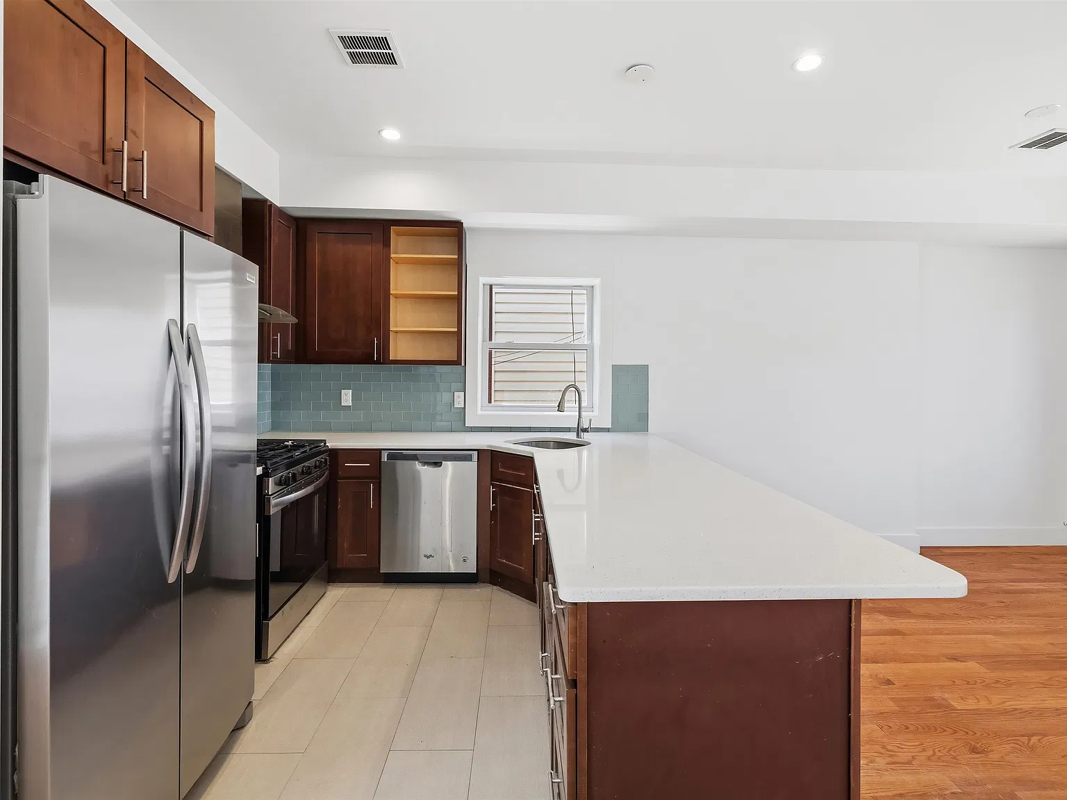 141 Beach St — Photo 4