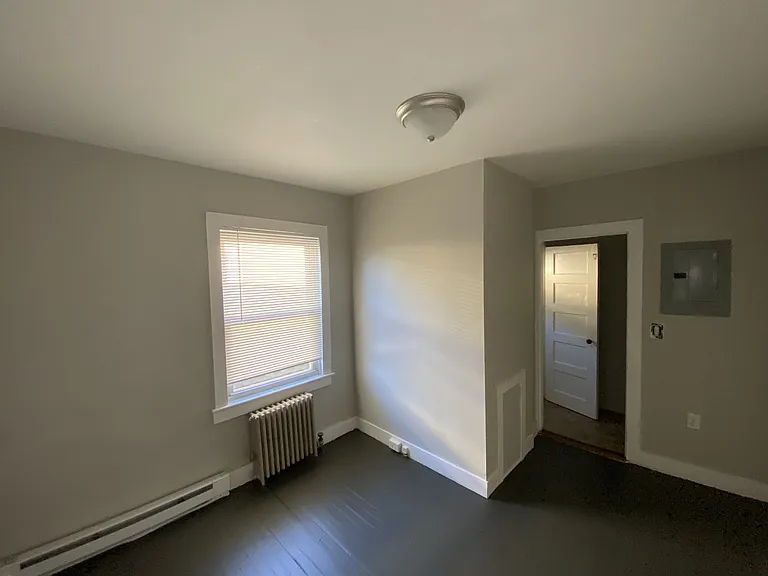 241 York St — Photo 7