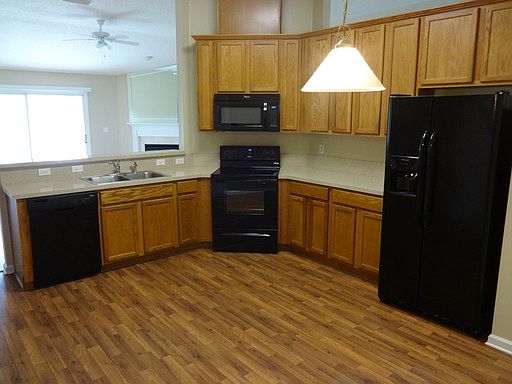 5th image of 6451 Blue Leaf Ln