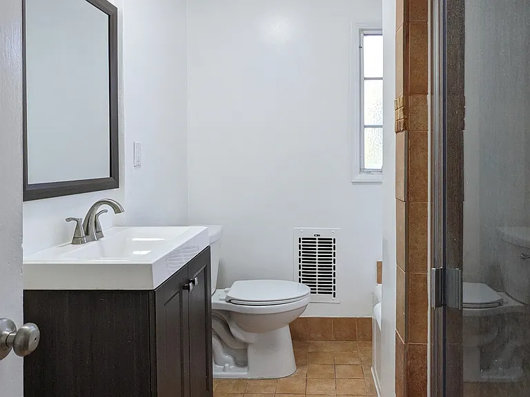 7675 Hollywood Blvd #10 — Photo 10