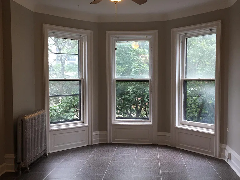 2717 N Pine Grove Ave #301 — Photo 3