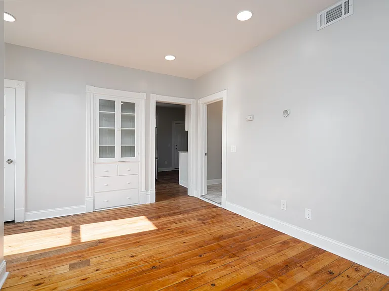 3400 University Ave SE — Photo 13