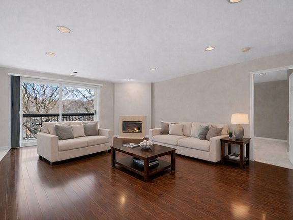 2nd image of 350 E Dundee Rd APT 207B