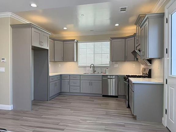 3rd image of 3111 Rosemead Pl
