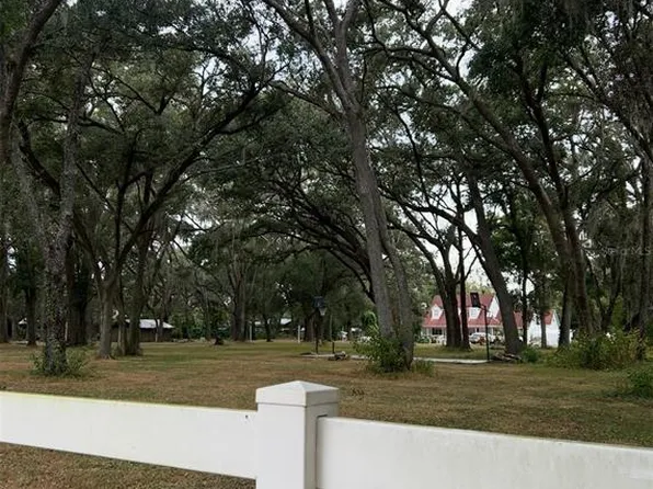 2716 Washington Rd, Valrico, FL 33594