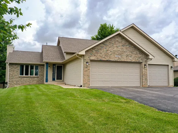 2588 Cimarron Ln, Rockford, IL 61109