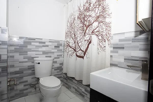 Rented by Blip LLC | media 34