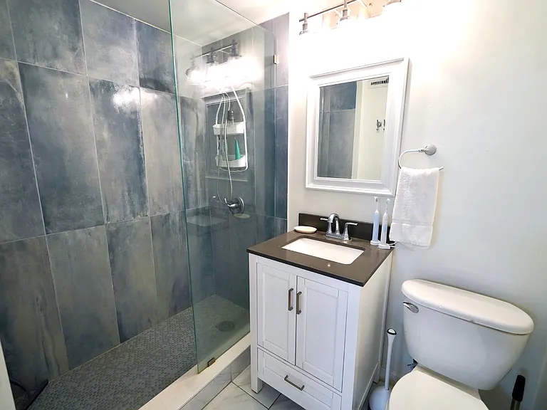 1125 1/2 Cherry St NE #1125-1/2 — Photo 6