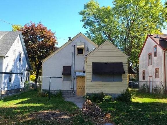 3rd image of 3847 Sheridan Ave N