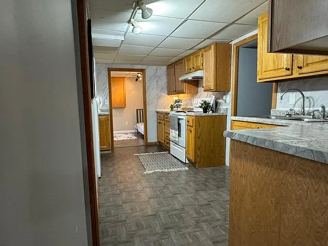 221 N Jefferson St #B — Photo 11
