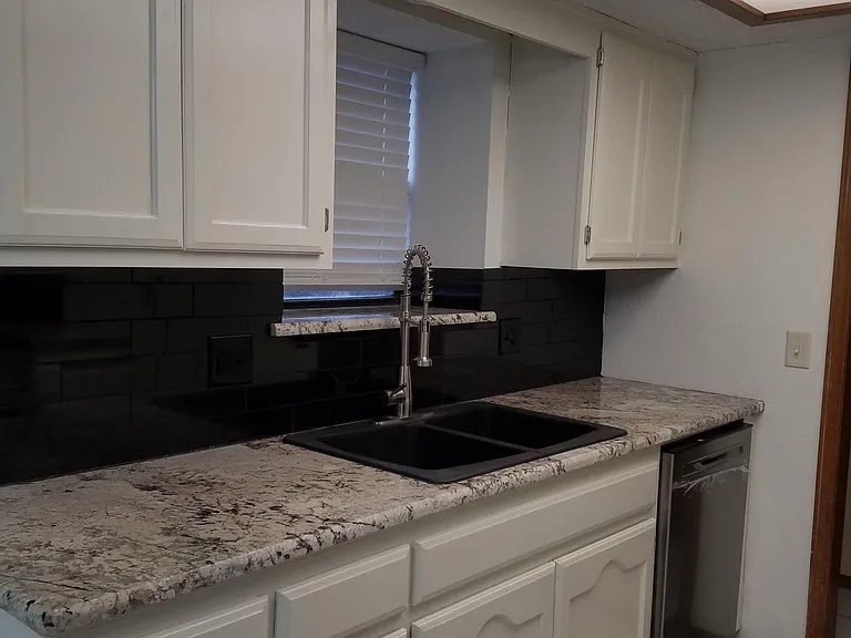 3205 W Houston Pl — Photo 9