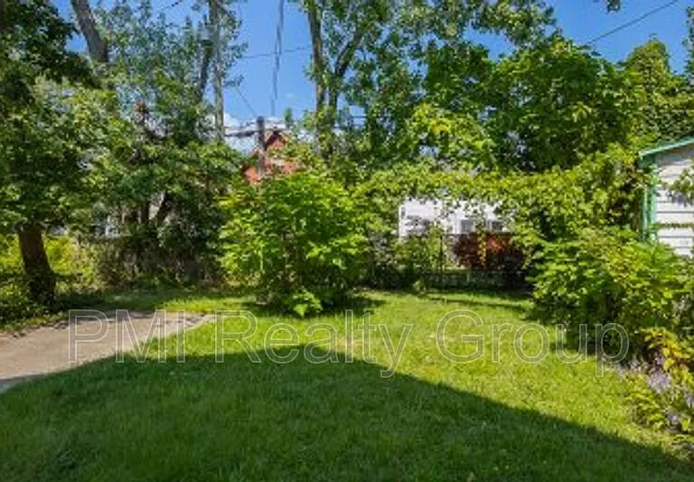 12203 Castlewood Ave — Photo 37