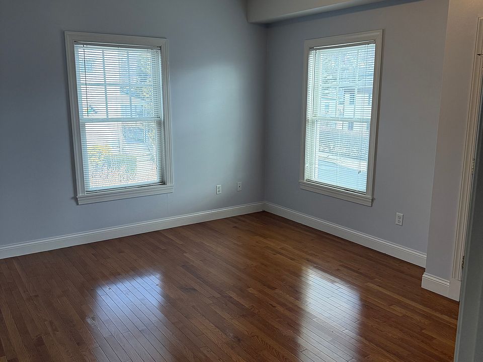 1st image of 19 Hall Ave APT 1S