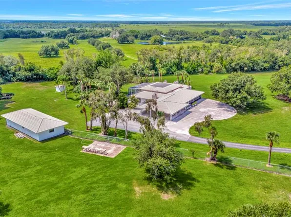 7049 Myakka Valley Trl, Sarasota, FL 34241
