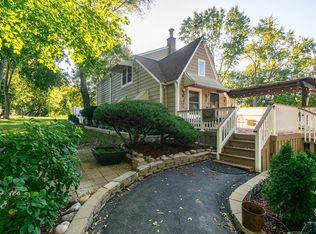 385 E Irving Park Rd, Streamwood, IL 60107