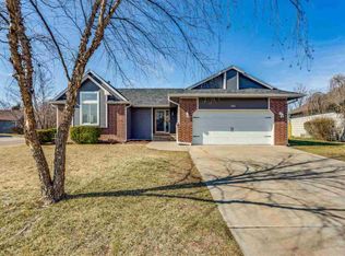 142 S Maple Dunes Ct, Wichita, KS 67235