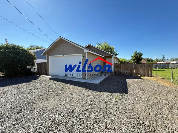 1215 Arkansas Ave, Tieton, WA 98947