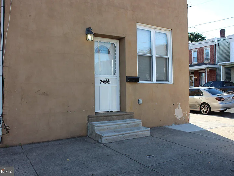 2400 Duncan St #1 — Photo 29