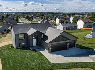 4104 Genevieve Ln NW, Rochester, MN 55901