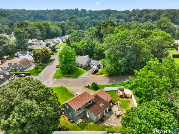 37 Old Barn Road South, Stamford, CT 06905
