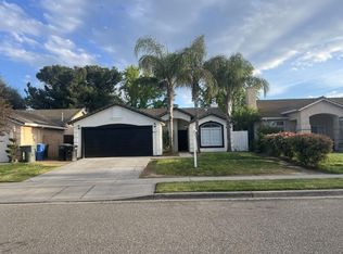 1050 Highlands Park Dr, Ceres, CA 95307