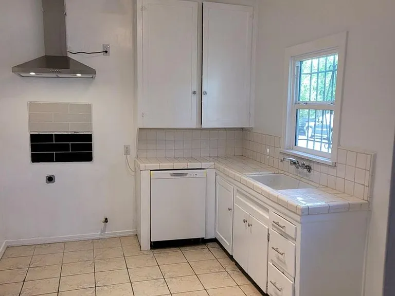 465 N Ogden Dr — Photo 7