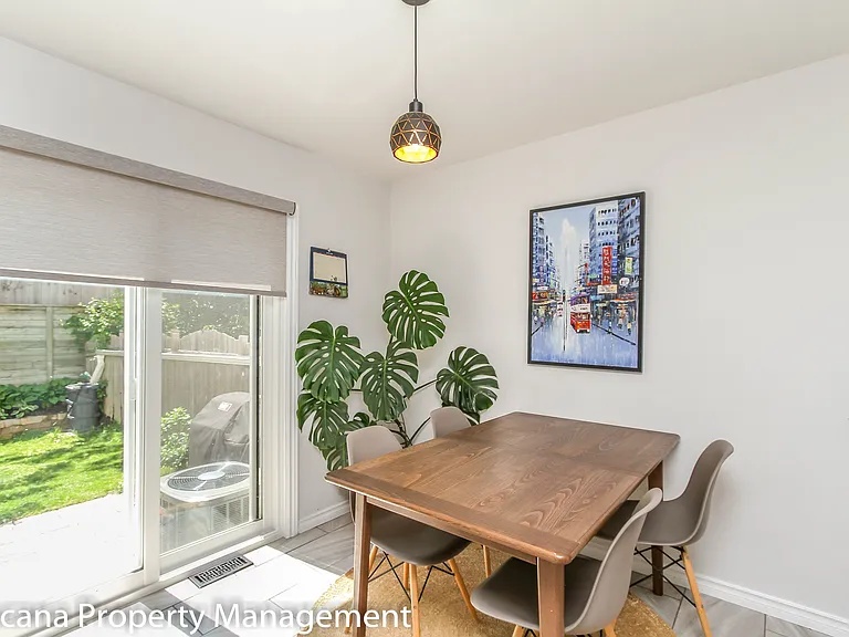 72 Burlington Cres #1 — Photo 13
