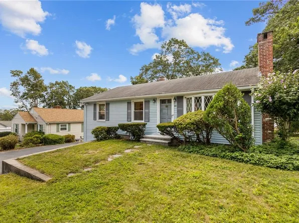 84 Carlson Dr, Cumberland, RI 02864