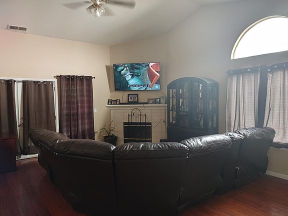 2nd image of 1221 Crater Ave