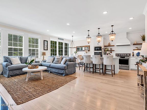 2nd image of 1004 Pheasant Lane #203