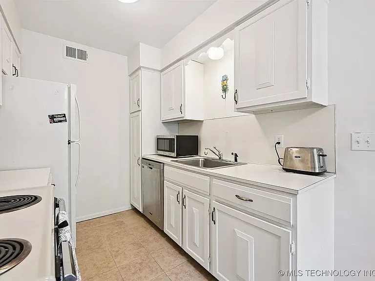 6814 S Toledo Ave #414 — Photo 5