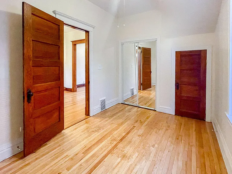 1613 W Berwyn Ave #1 — Photo 10