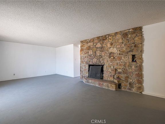 3rd image of 67190 Dillon Rd