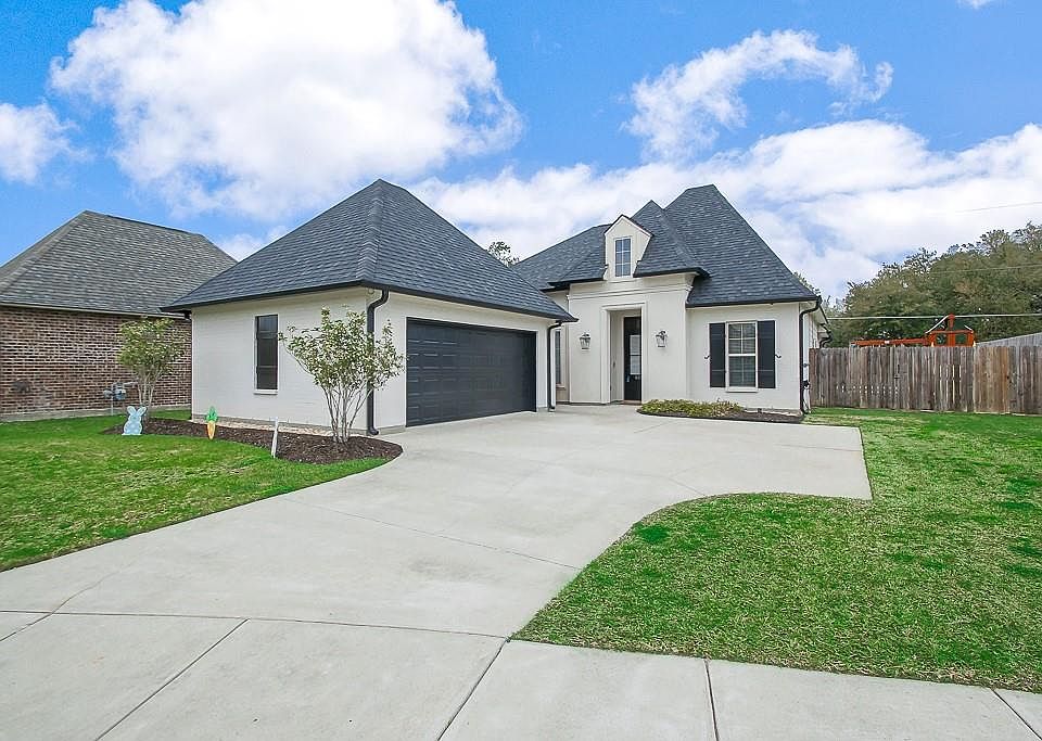 1st image of 43342 Meadow Grove Dr