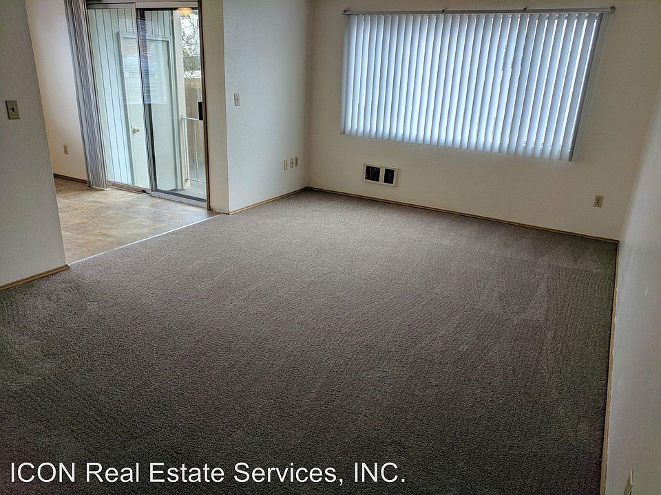 1st image of 614 S Steele St APT 1