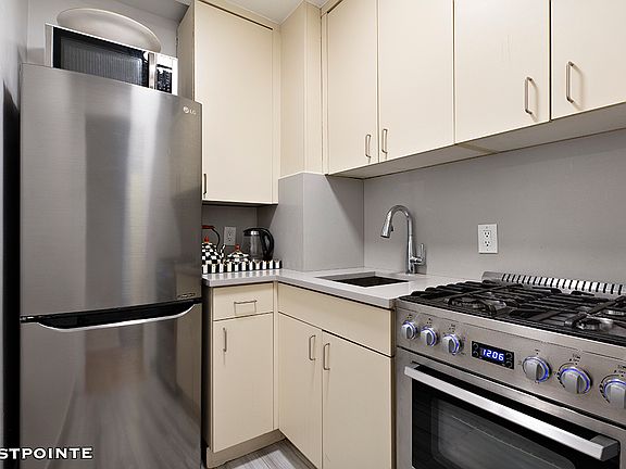 2nd image of 420 E 55th St APT 2J