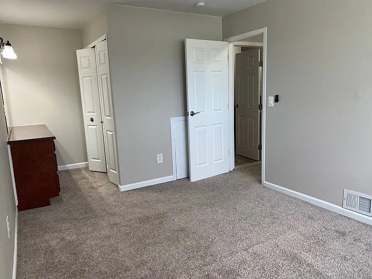 Marianne Manor Apartments — Photo 48